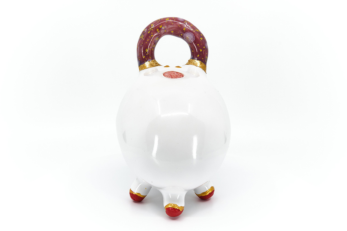 Juntae TeeJay Hwang  Bell Bag, 2021 Glazed porcelain, rubber, gold leaf, acrylic paint 3½” x 4½” x 5½”